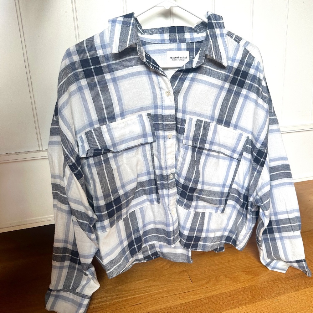 Women’s Abercrombie Cropped Plaid Button Down Medium A&F Soft Collection